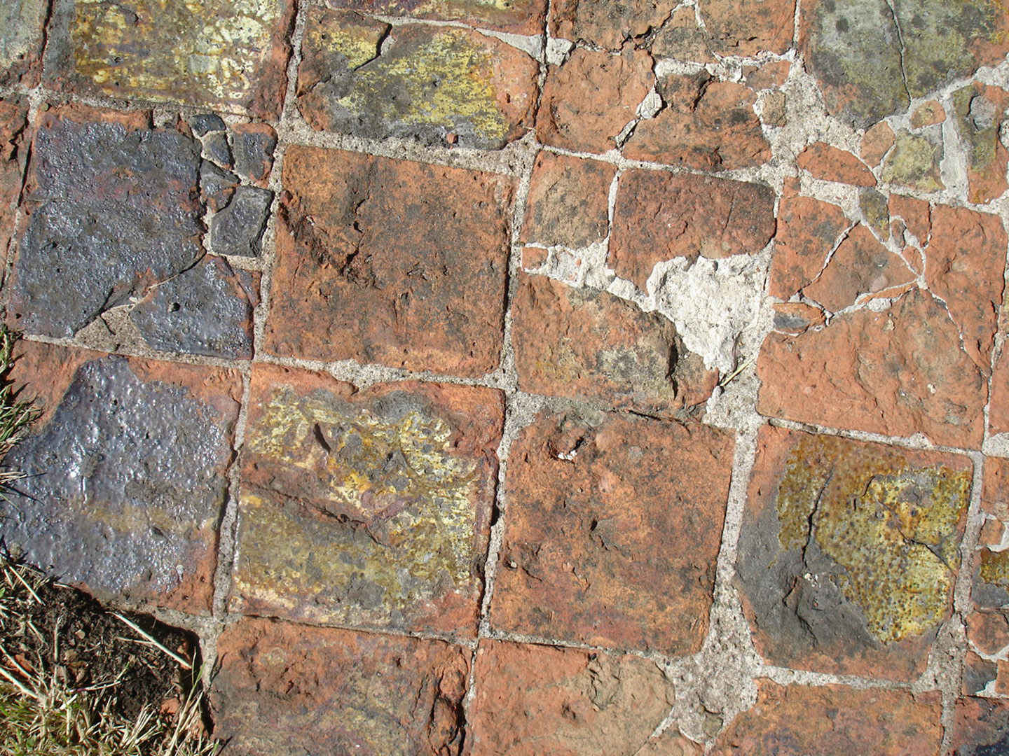Tile pavement