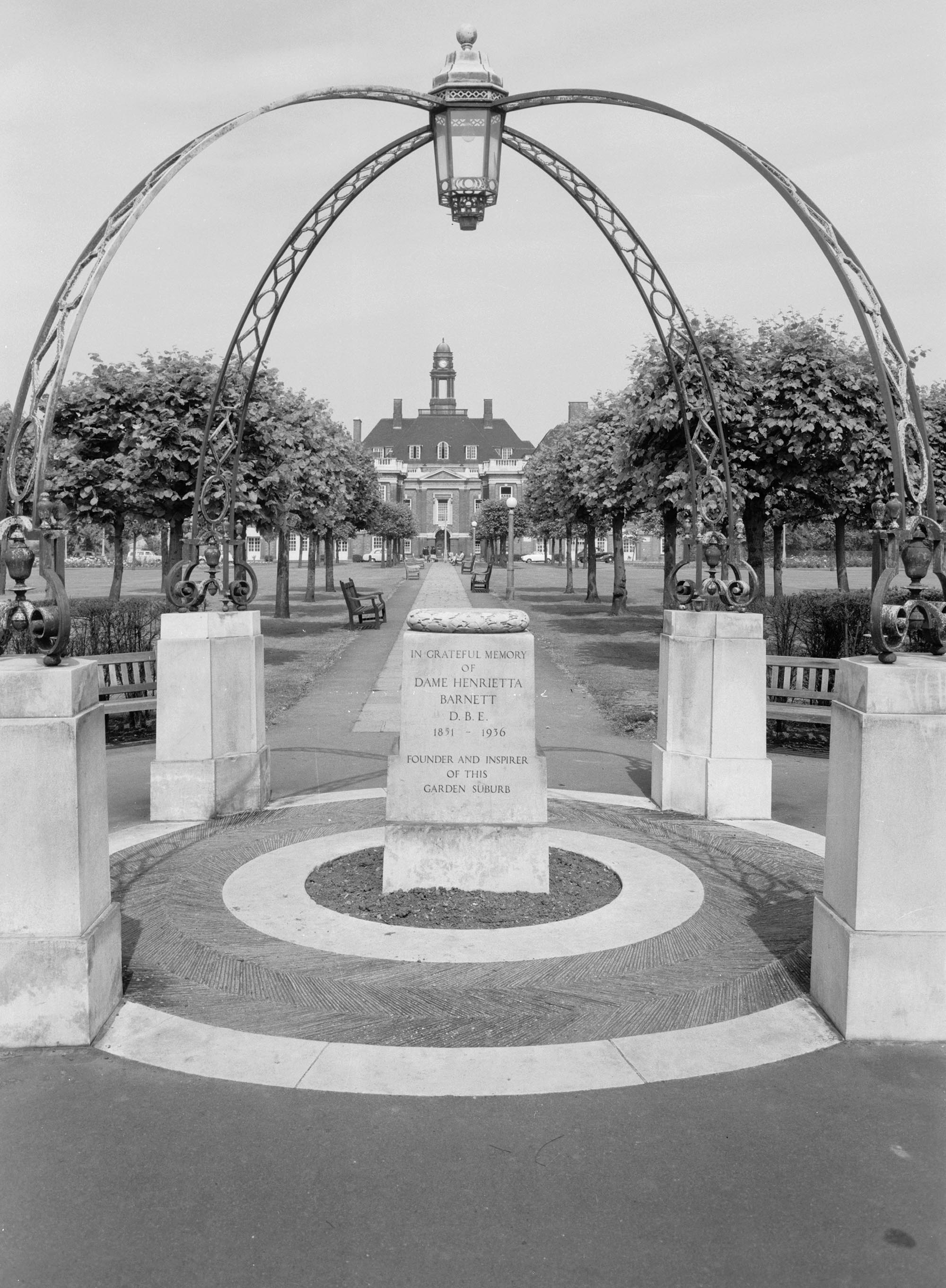 Monument to Dame Henrietta Barnett, Central Square, Hampstead Garden Suburb