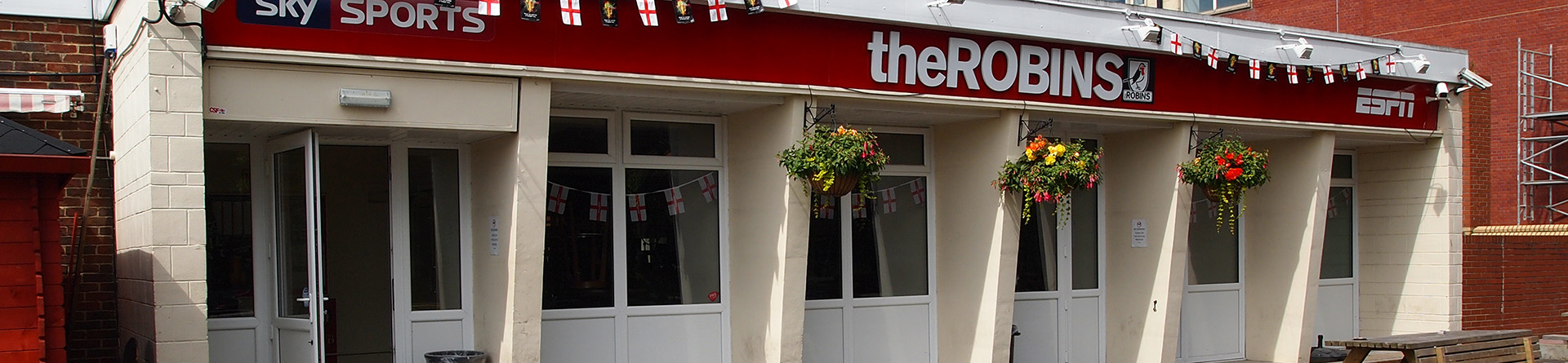 The front of the Robins Pub