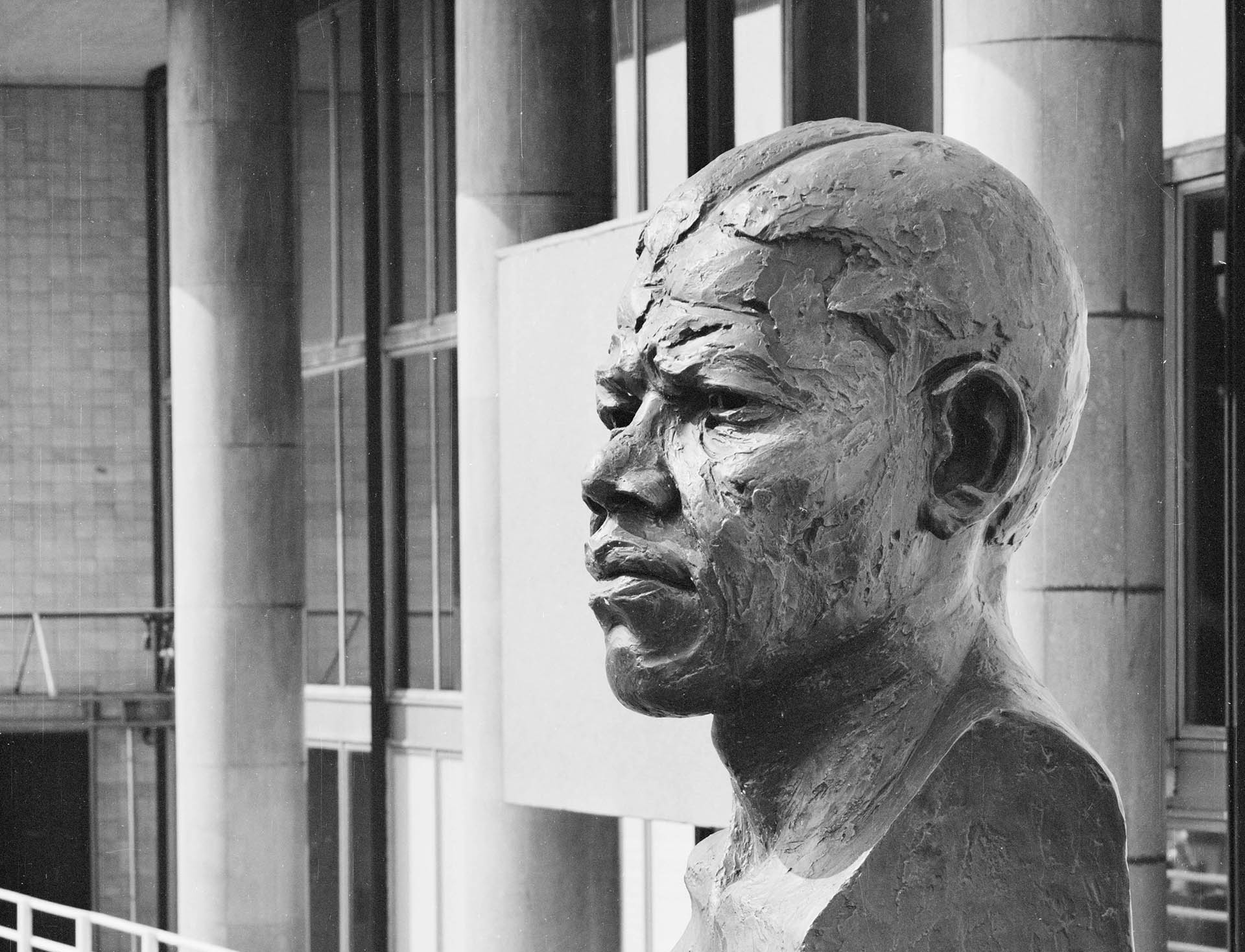 Nelson Mandela statue