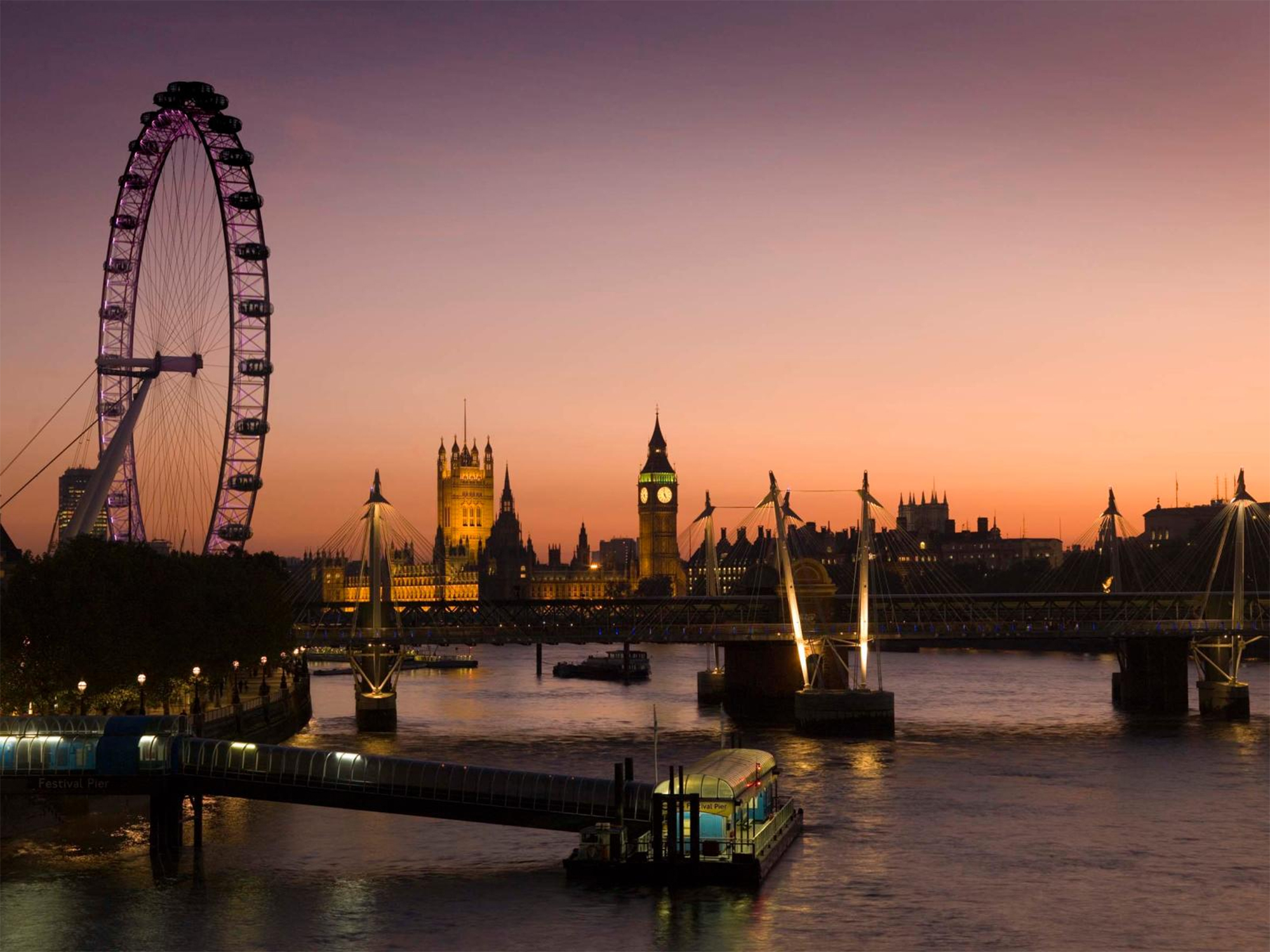 Backdrop of London before darkness.