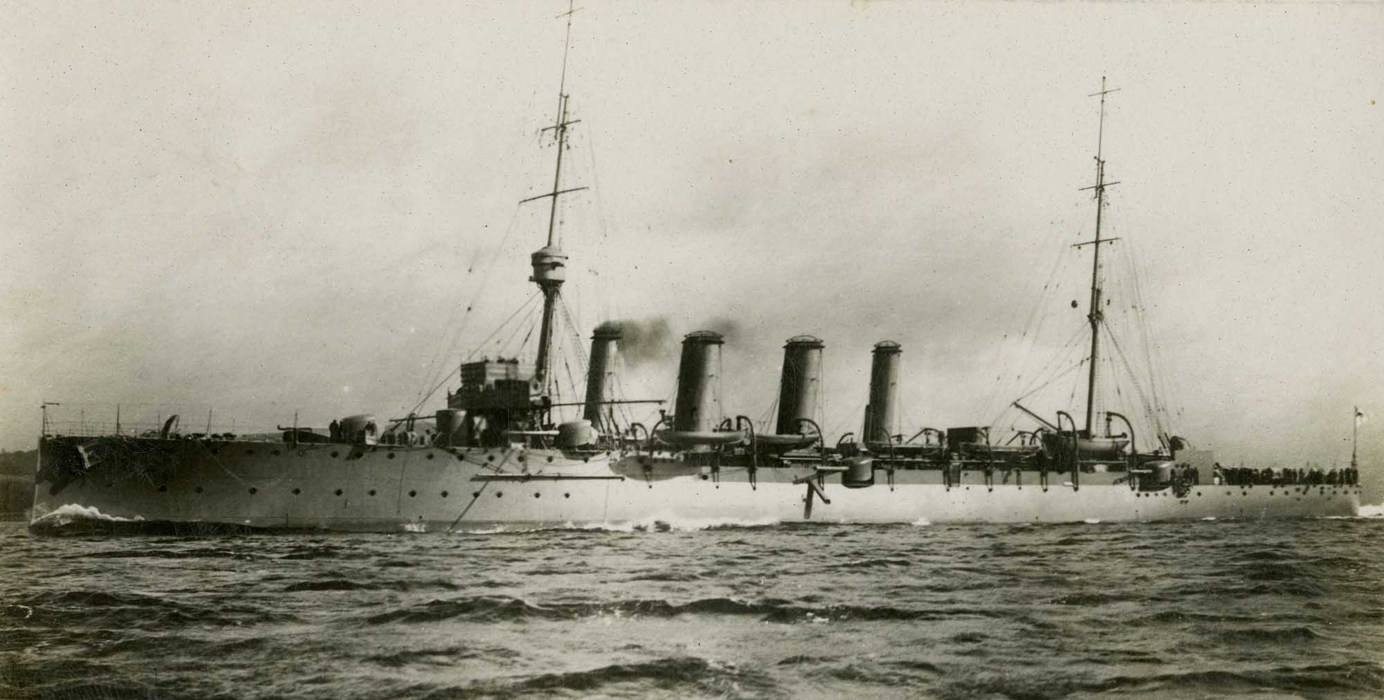 HMS Falmouth at sea shortly after she was commissioned in September 1911