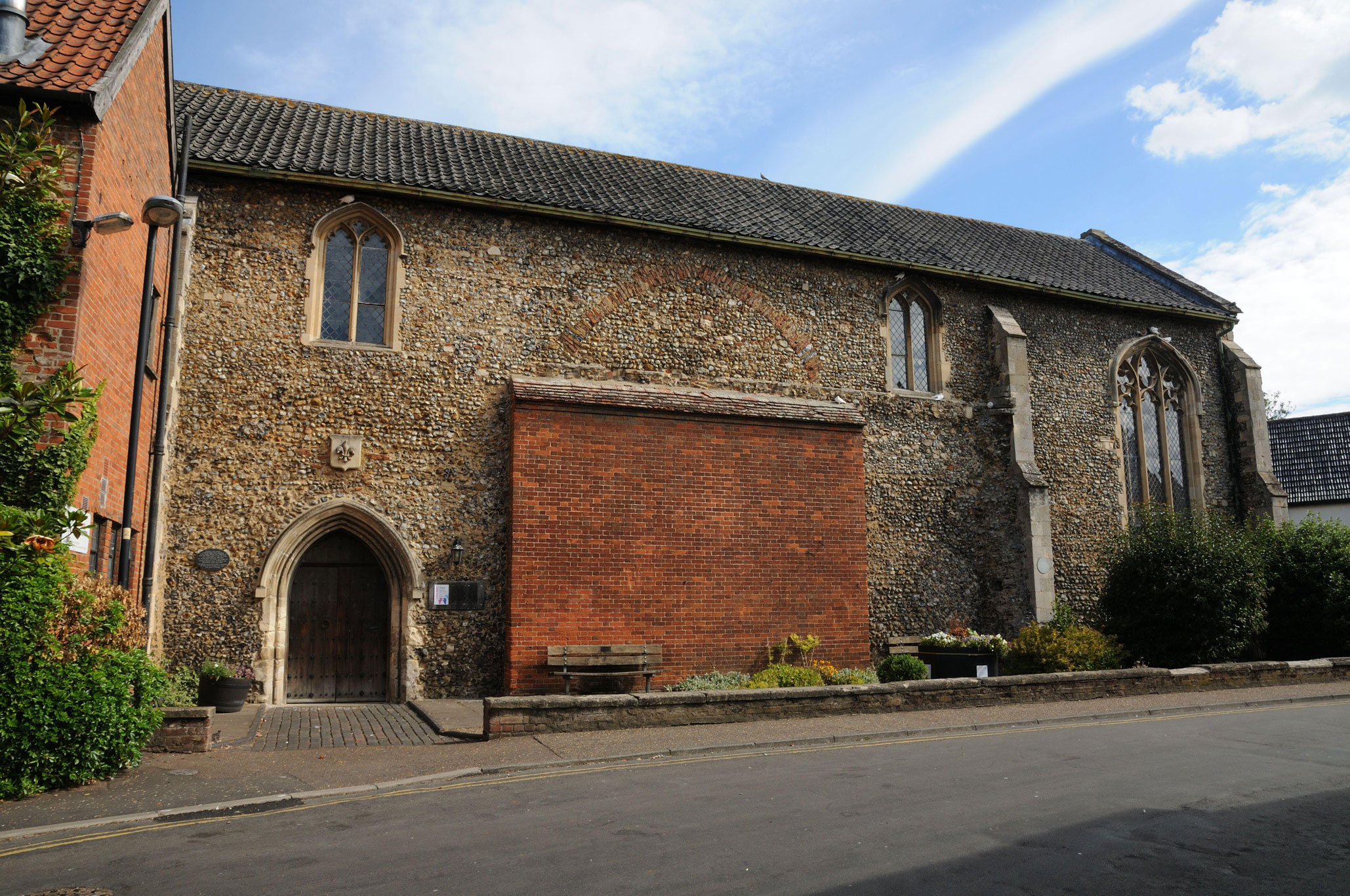 View of the elevation of a medieval chapel.