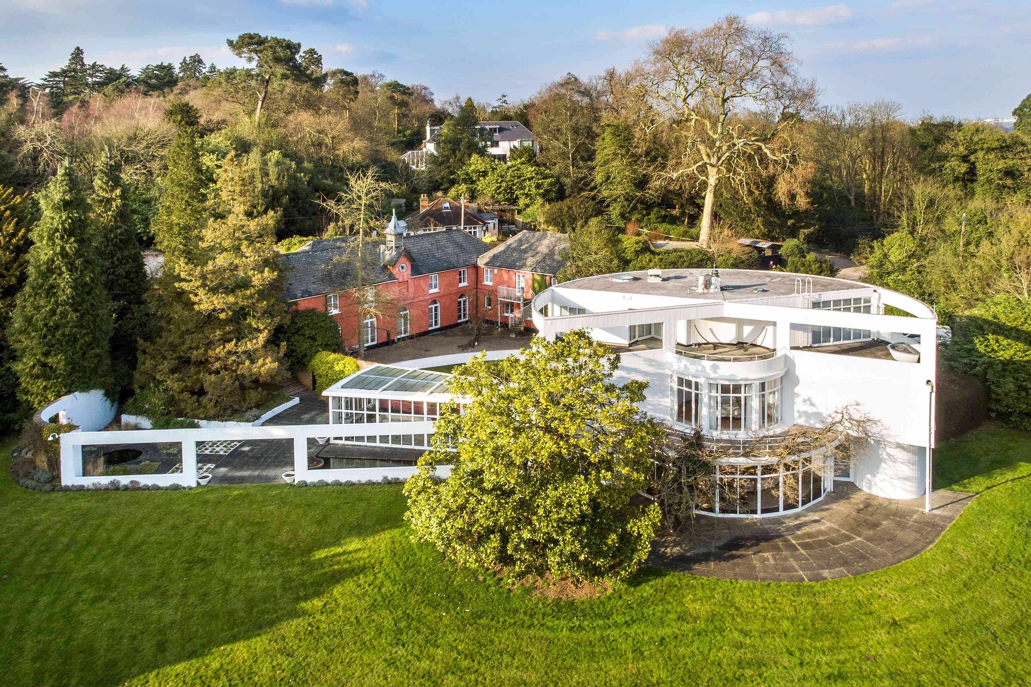 Image of St Ann's Court in Surrey, which was the home of Gerald Schlesinger and Christopher Tunnard, built between 1936-7 as an example of “queer architecture”. 